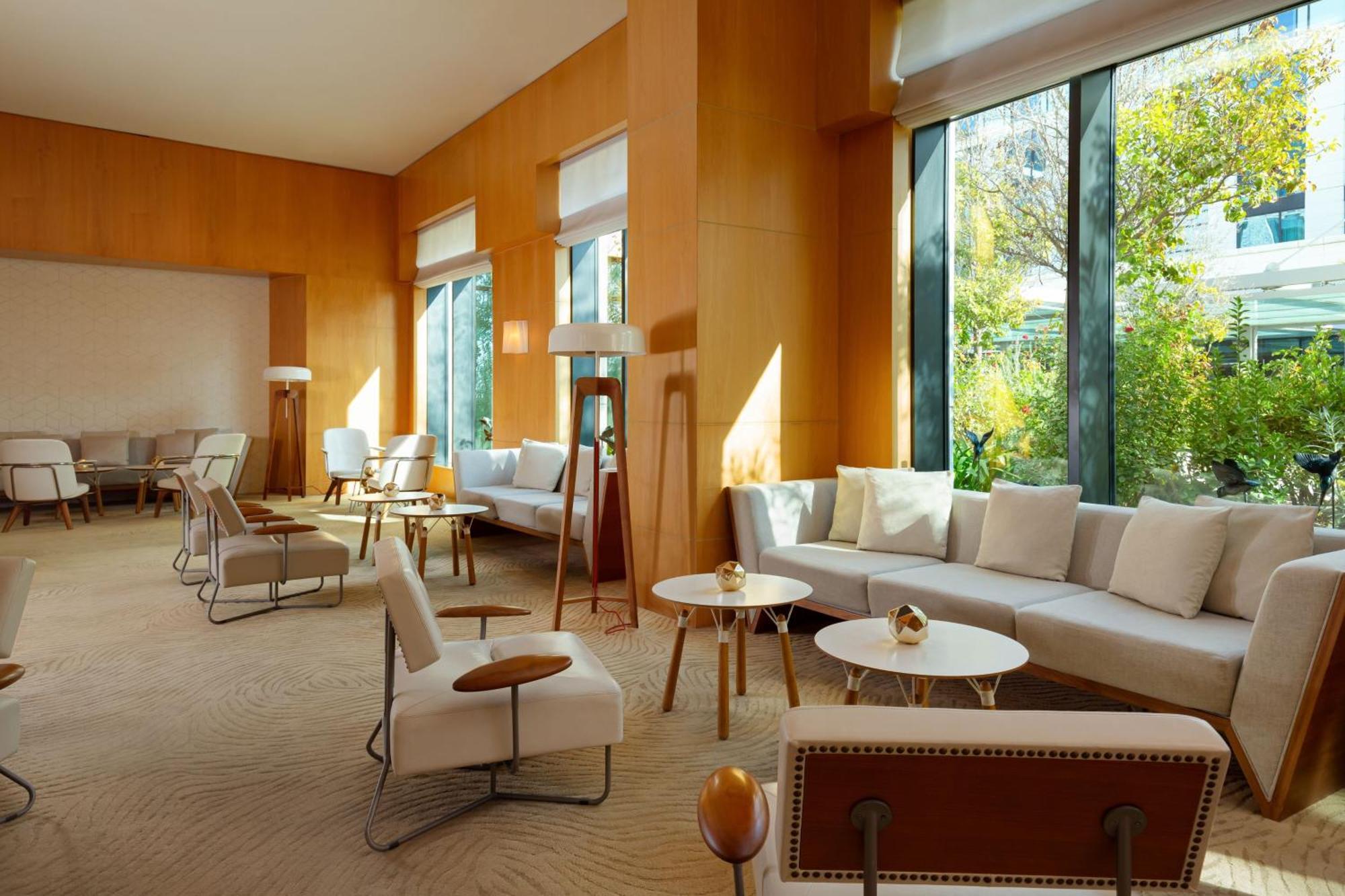 Baku Marriott Hotel Boulevard Bagian luar foto The lounge at the hotel