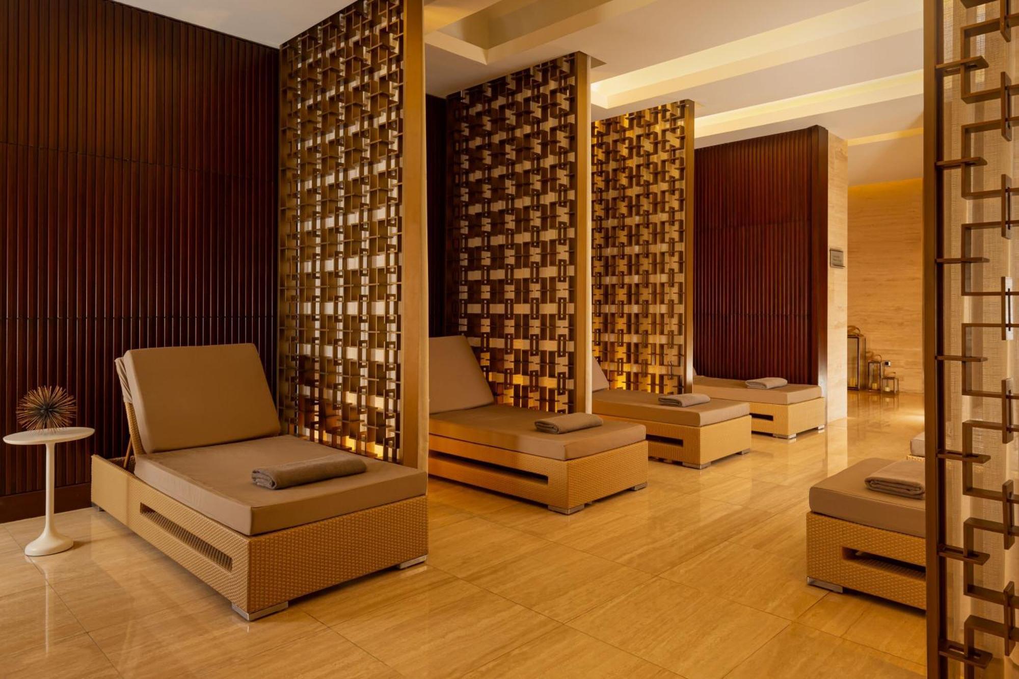 Baku Marriott Hotel Boulevard Bagian luar foto The spa at The Westin Mumbai