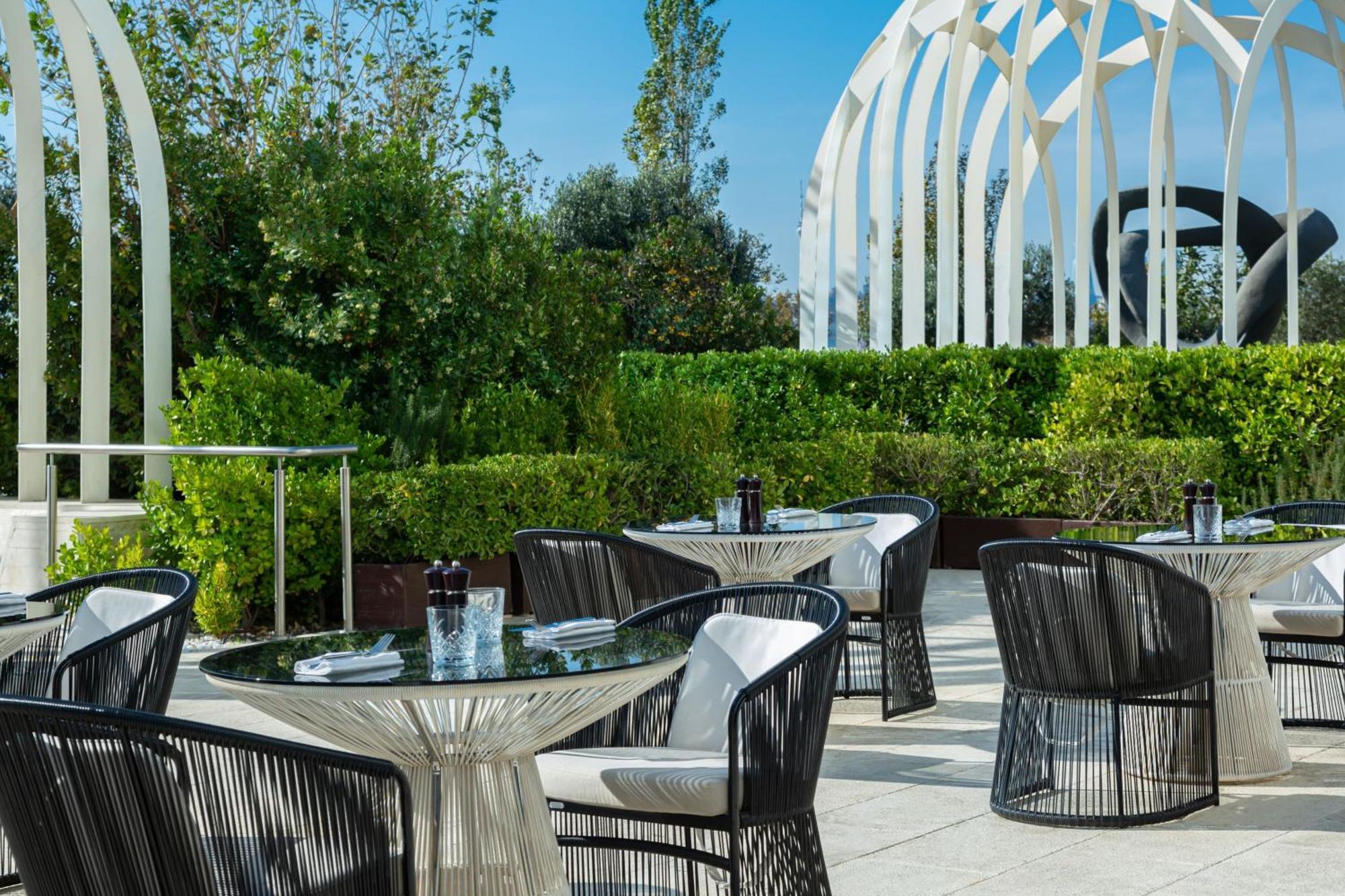 Baku Marriott Hotel Boulevard Bagian luar foto The Terrace