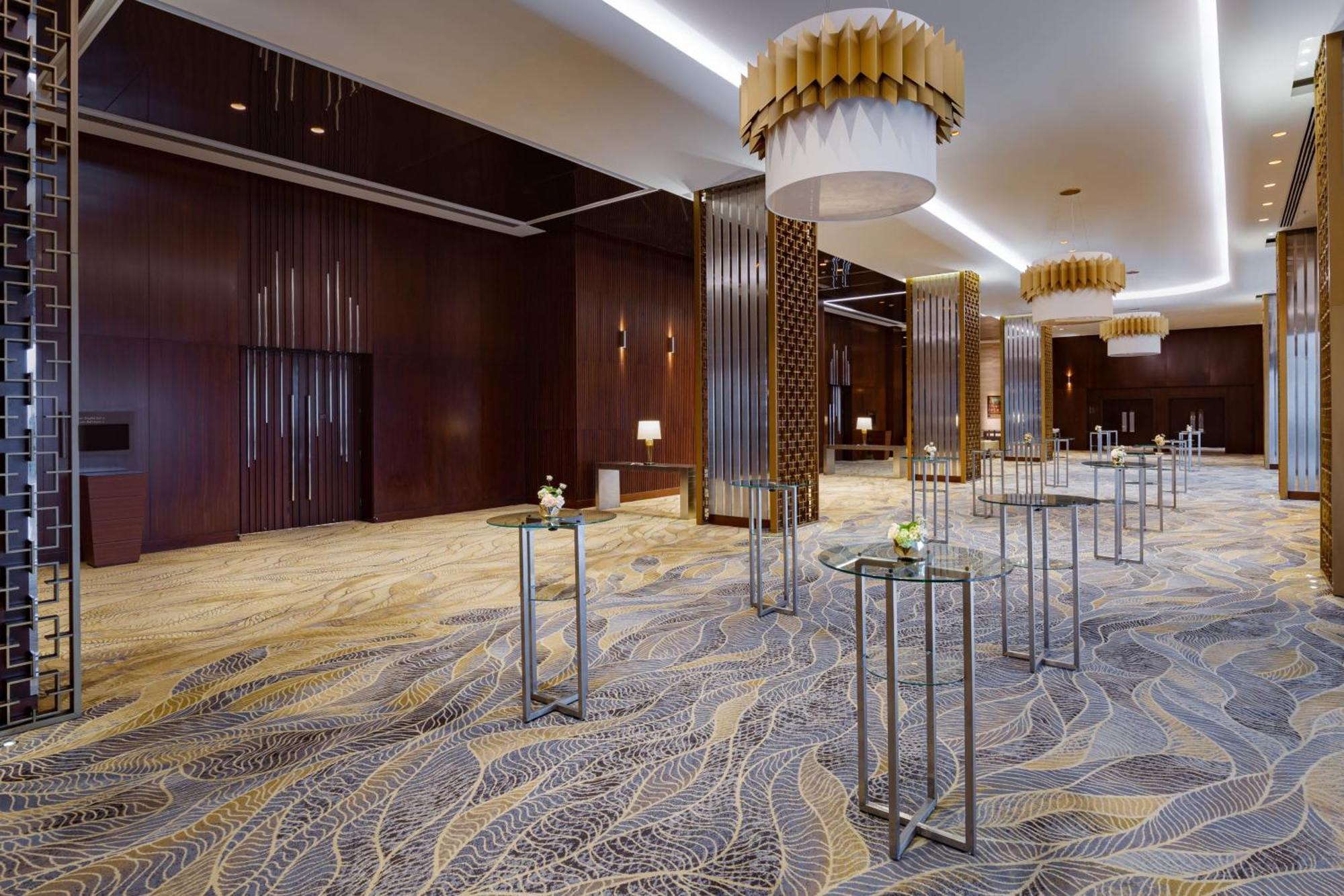 Baku Marriott Hotel Boulevard Bagian luar foto The Westin Convention Center