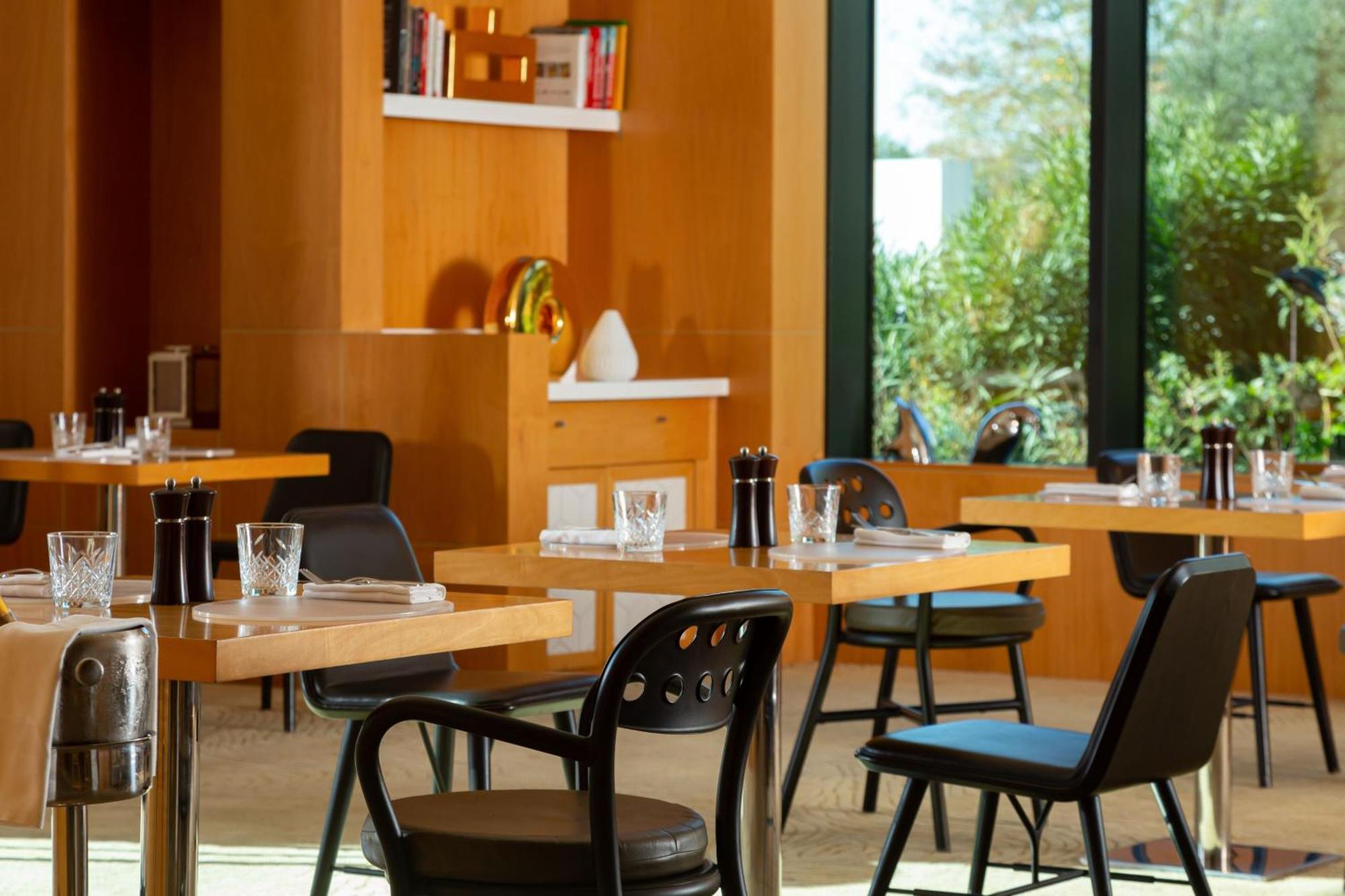 Baku Marriott Hotel Boulevard Bagian luar foto Restaurant