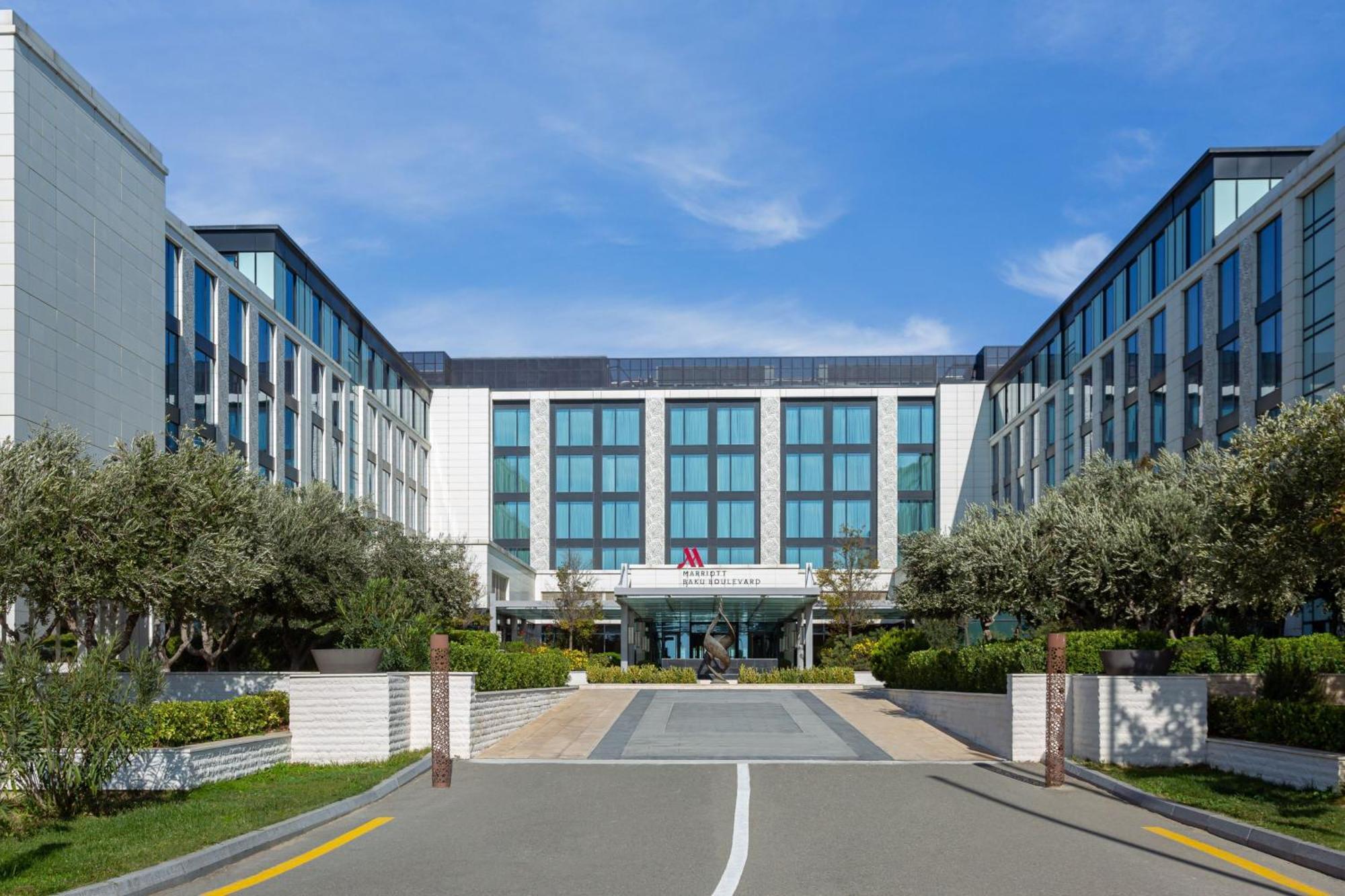 Baku Marriott Hotel Boulevard Bagian luar foto The Westin San Francisco Airport