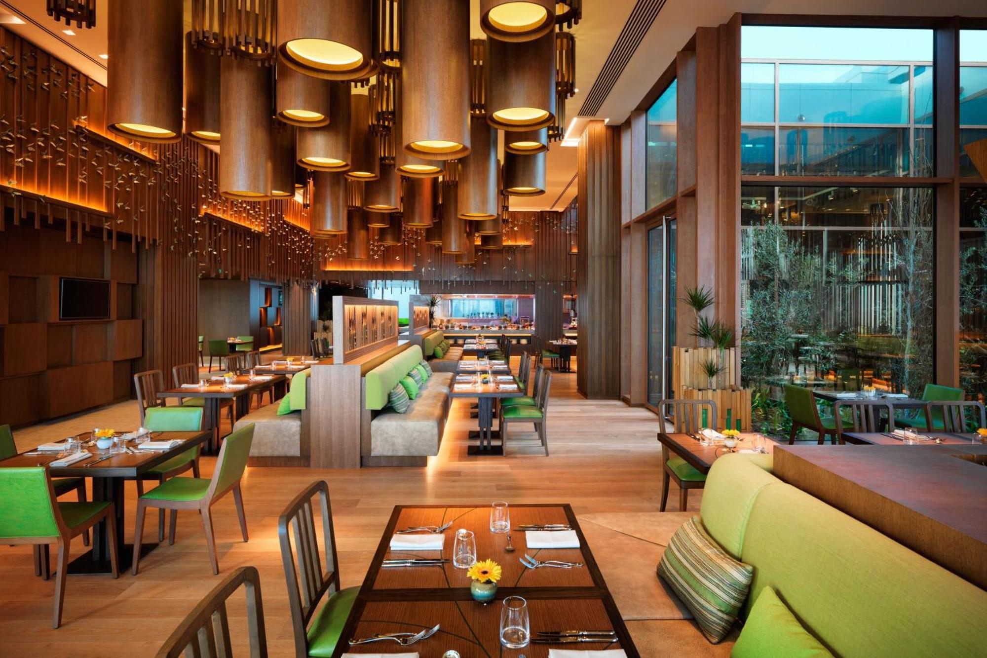 Baku Marriott Hotel Boulevard Bagian luar foto The Kitchen Table