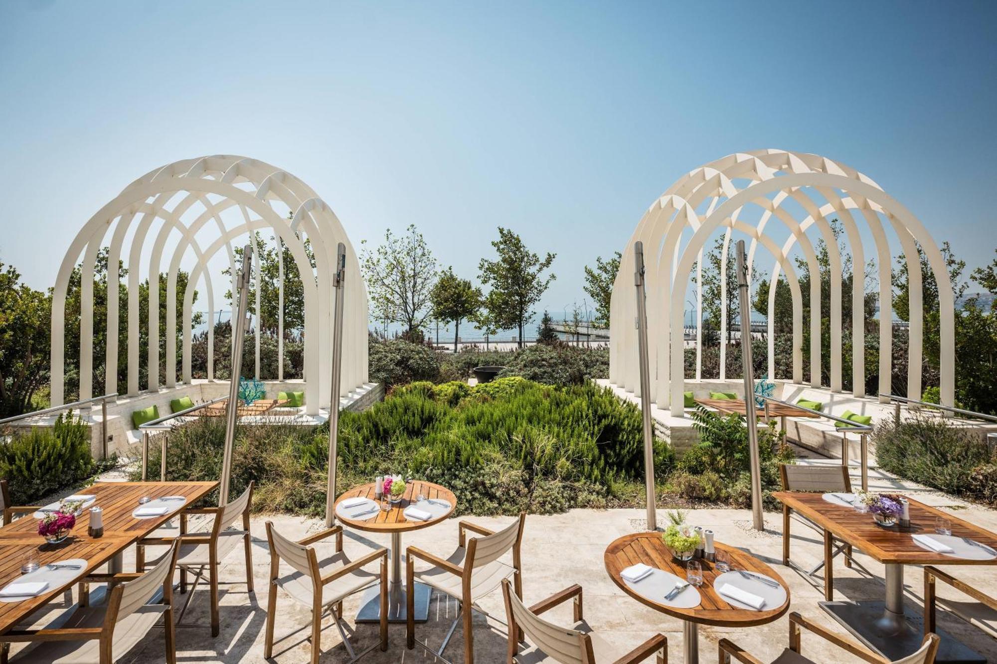 Baku Marriott Hotel Boulevard Bagian luar foto The restaurant